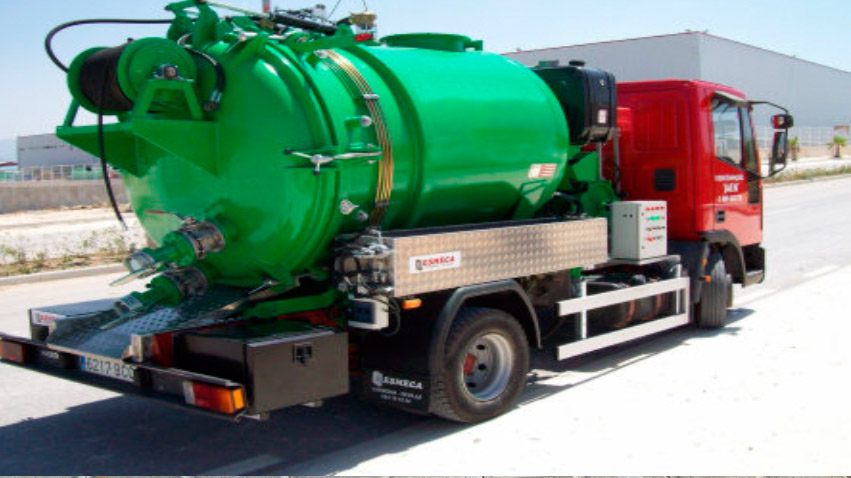 Camion-Cuba-de-limpieza